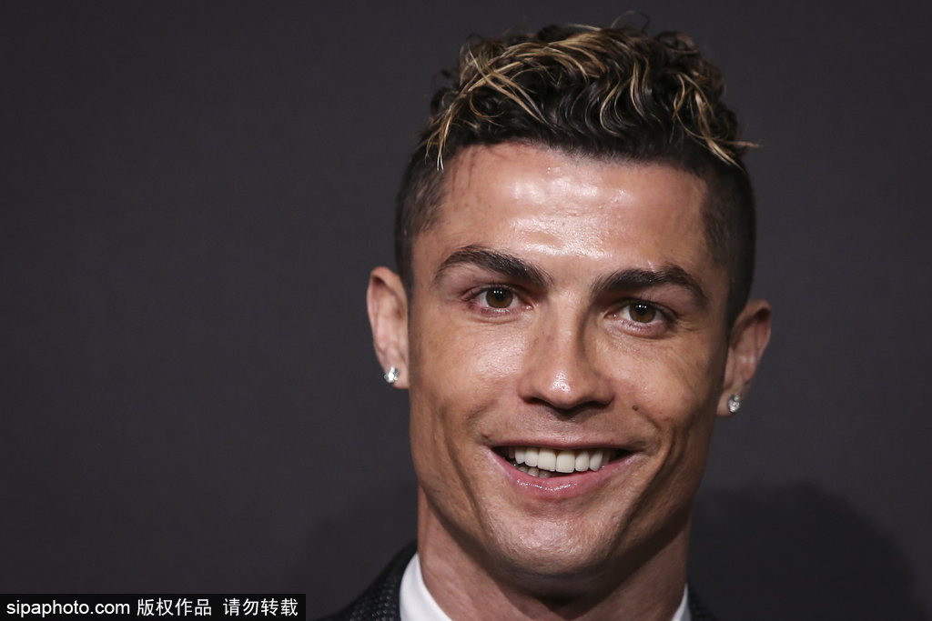 瓦拉内：去皇马前齐达内亲自给我打了电话；穆里尼奥很有魅力