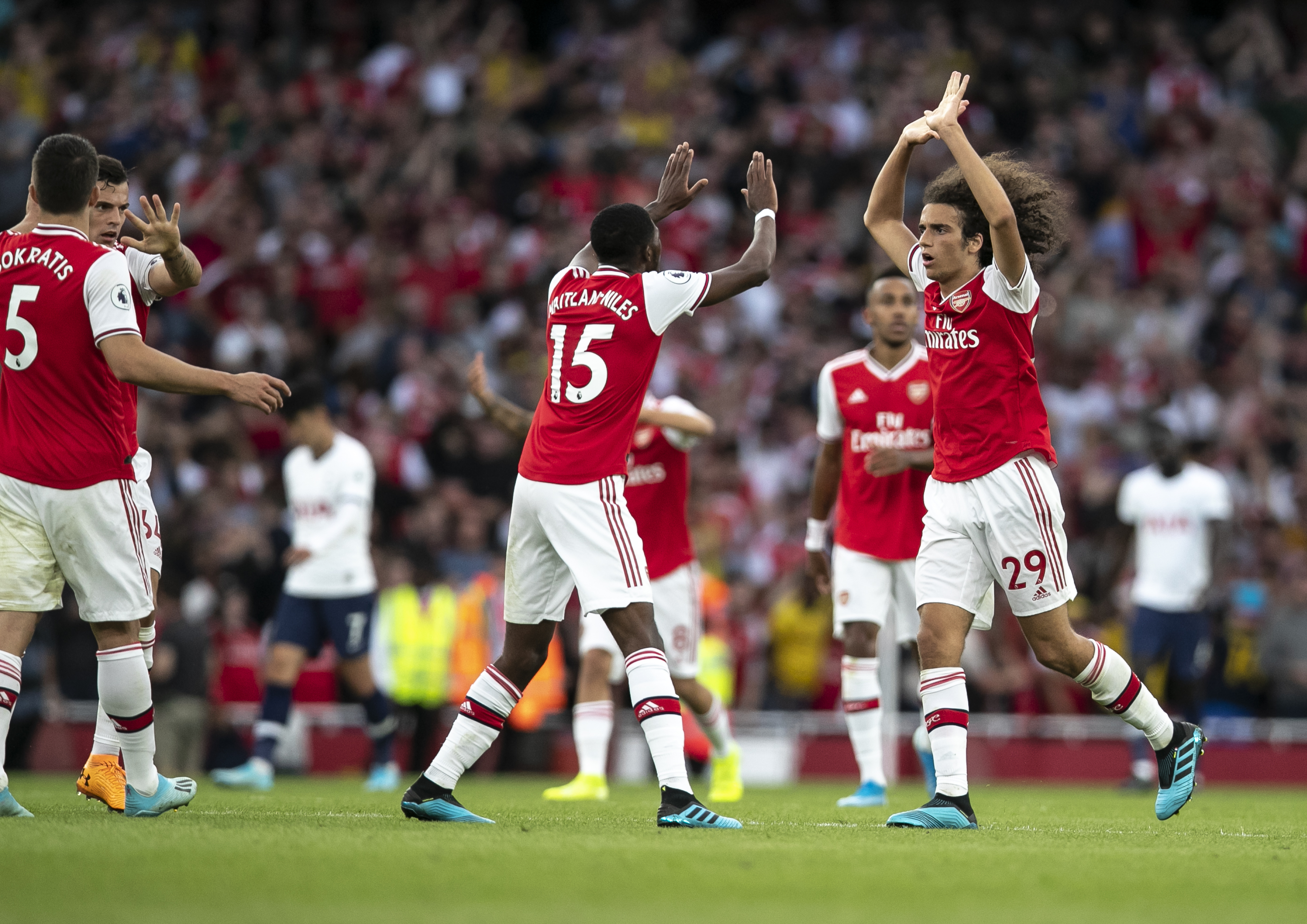 德甲战报：伯格1射1传，霍芬海姆3-0完胜奥格斯堡