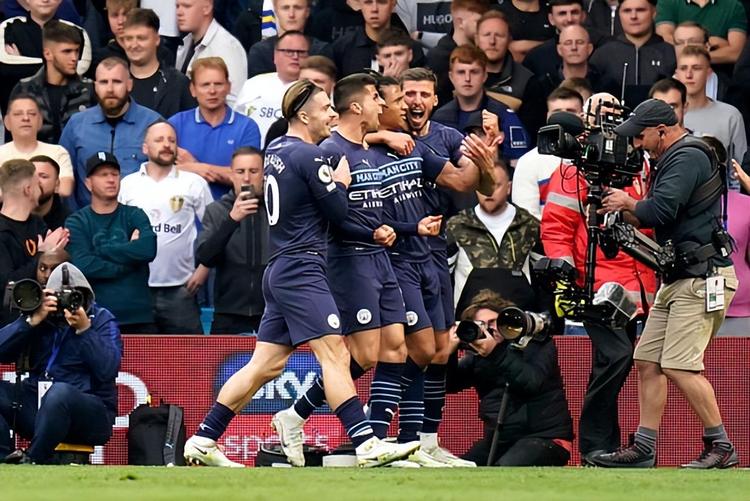 波媒：什琴斯尼在加盟巴萨前考虑参加波兰第七级别联赛