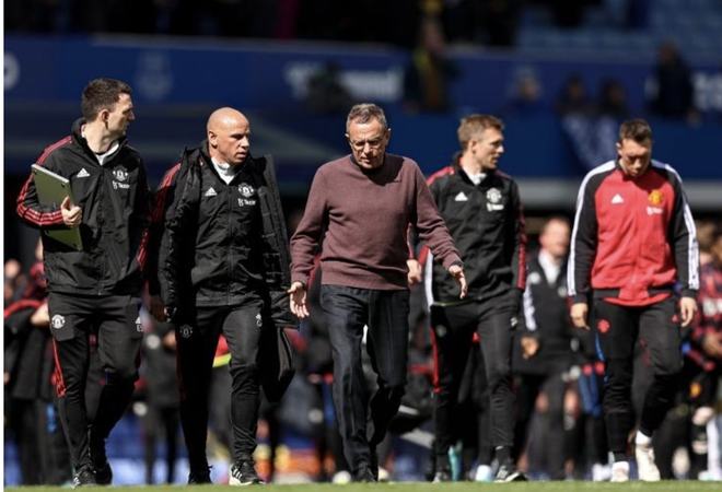 卡尔：我一直在提高右脚技术，能在17岁欧冠进球意义重大