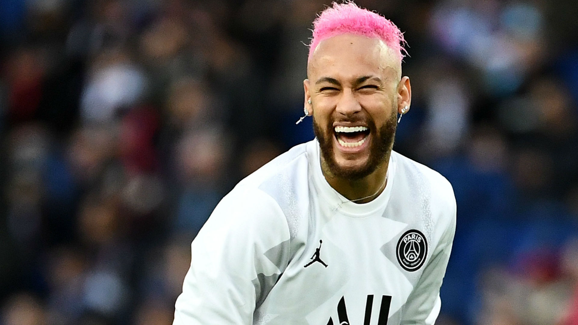 巴西女排3-2战胜日本女排，夺得世女排联赛半决赛冠军。