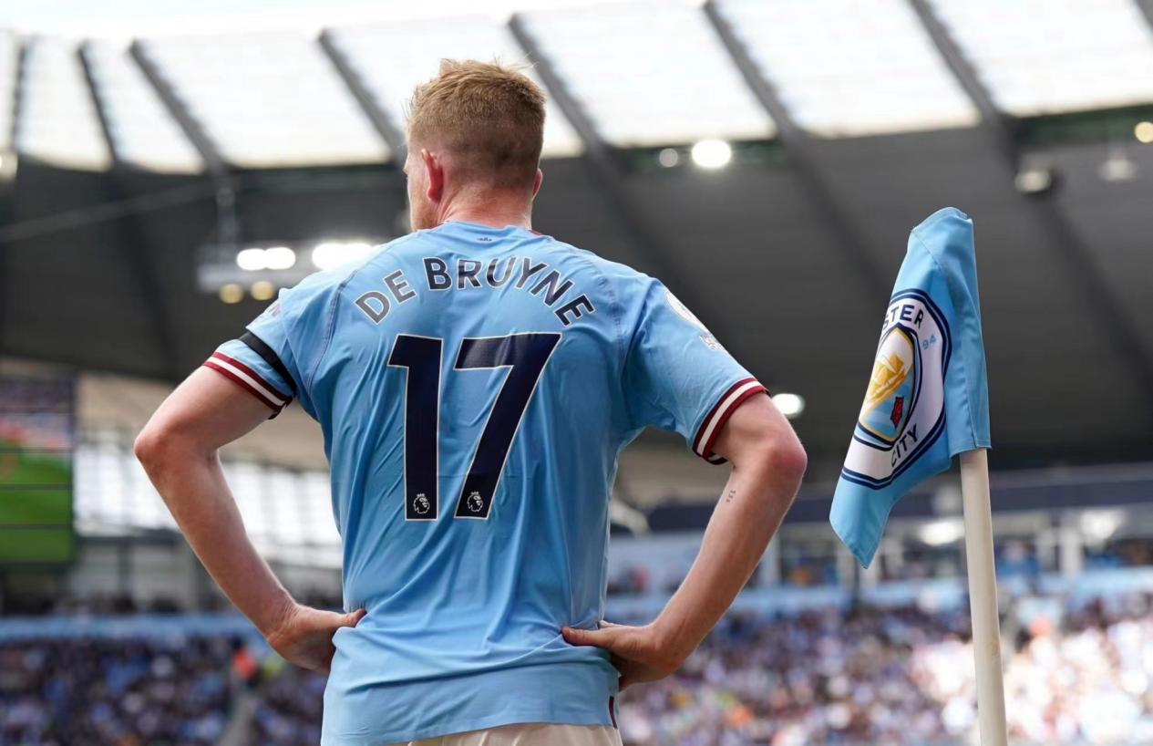 太阳报：曼联挖角西汉姆球迷服务主管，将担任新通讯总监（太阳报：曼联从西汉姆签下球迷服务负责人，出任俱乐部新任传播总监）