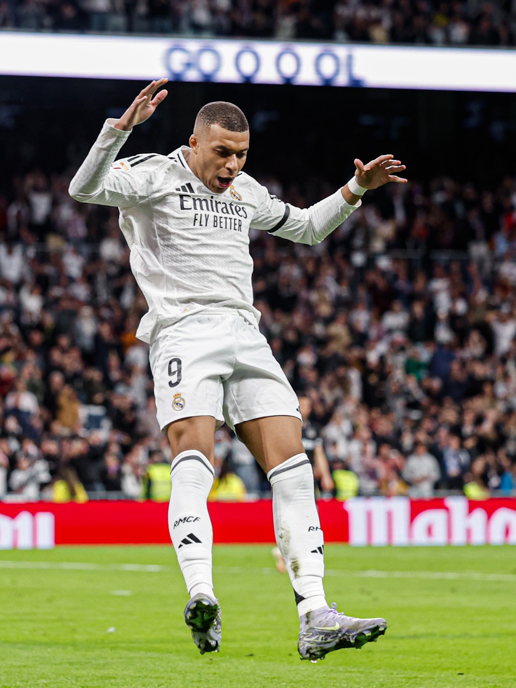 三位申花外援合约将到期，下轮亚冠或迎来告别战，特谢拉意外领衔（三名申花外援合同到期在即，下轮亚冠或上演告别，特谢拉出人意料领衔）