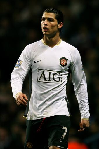 斯帕莱蒂与孔蒂的第一次正式对决，尤文决定比赛当天才抵达那不勒斯