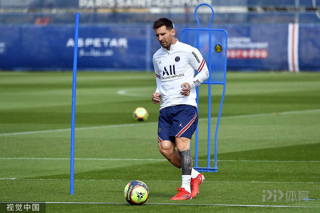 北京国安在2025年足协杯夺冠，五冠登顶，与上海海港同获亚冠资格，但亚冠表现惨淡，中超差距明显。