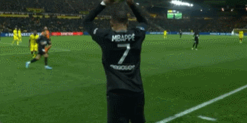 半场战报：奥格斯堡0-0汉堡